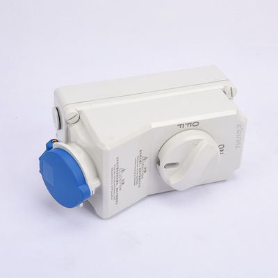 IP44 3P 16A 220V Endüstriyel Mekanik Kilit Anahtar Soketi 6H